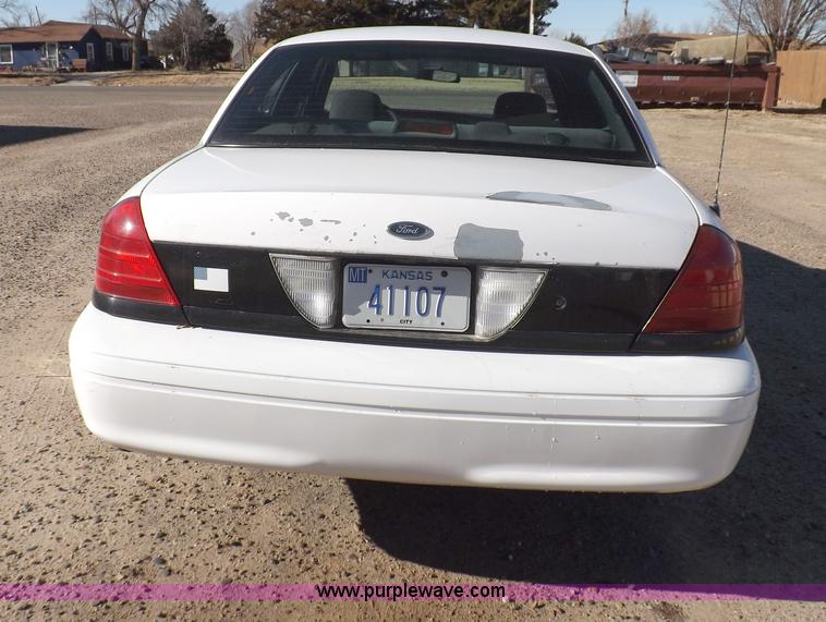 image for item I9210 2005 Ford Crown Victoria Police Interceptor