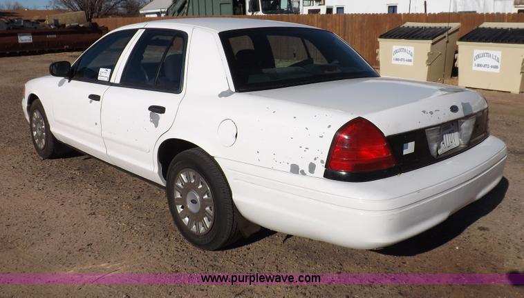 image for item I9210 2005 Ford Crown Victoria Police Interceptor