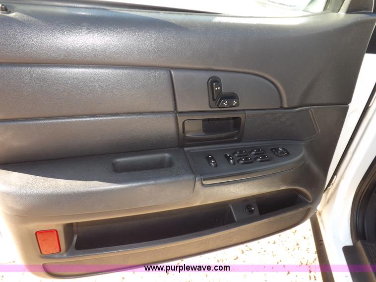 image for item I9210 2005 Ford Crown Victoria Police Interceptor