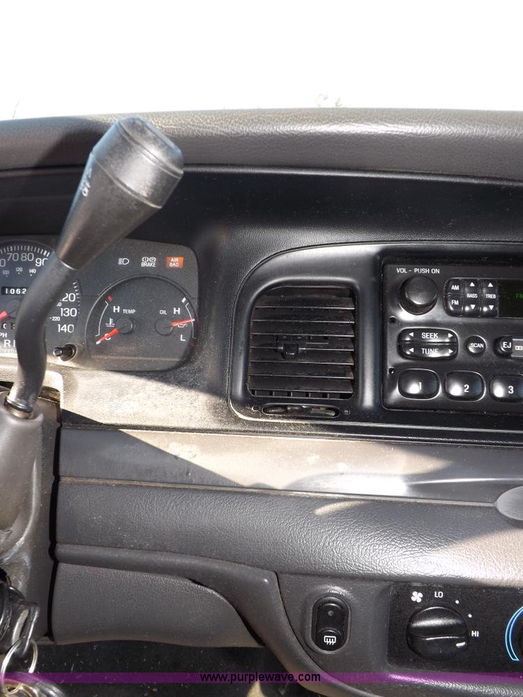 image for item I9210 2005 Ford Crown Victoria Police Interceptor