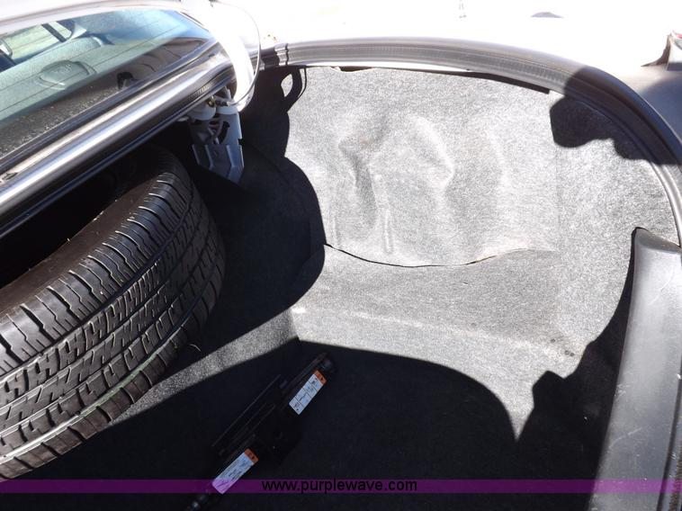 image for item I9210 2005 Ford Crown Victoria Police Interceptor