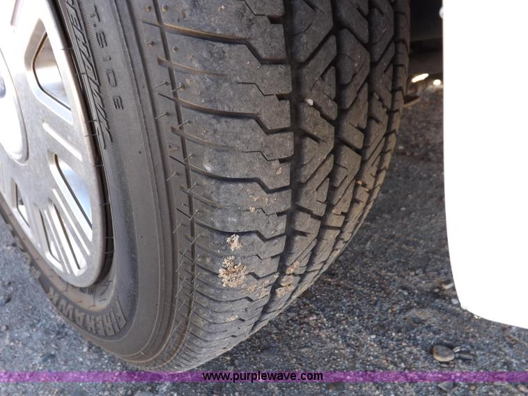 image for item I9210 2005 Ford Crown Victoria Police Interceptor