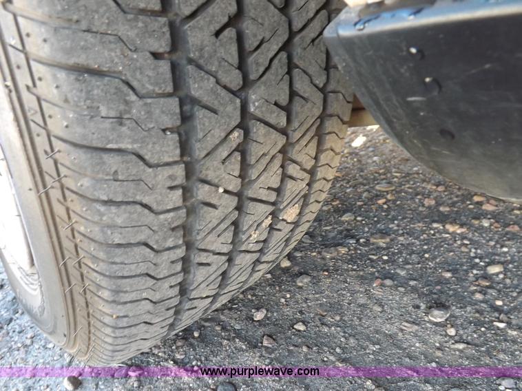 image for item I9210 2005 Ford Crown Victoria Police Interceptor