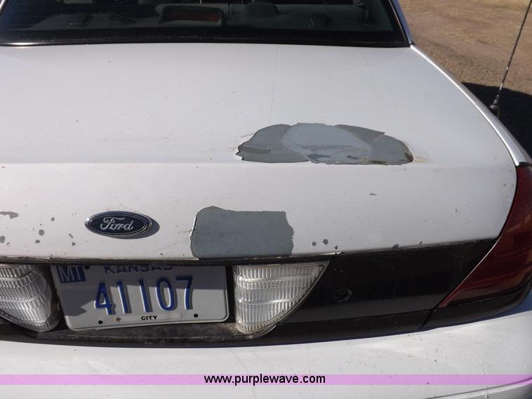 image for item I9210 2005 Ford Crown Victoria Police Interceptor