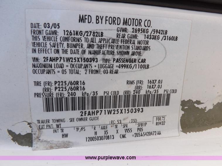 image for item I9210 2005 Ford Crown Victoria Police Interceptor