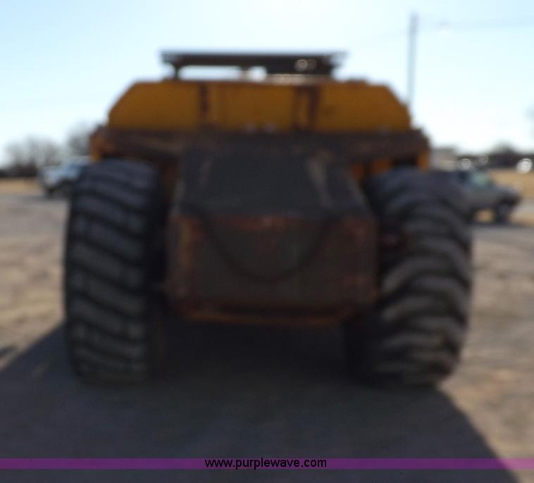 image for item I9211 1971 John Deere 860 elevating scraper