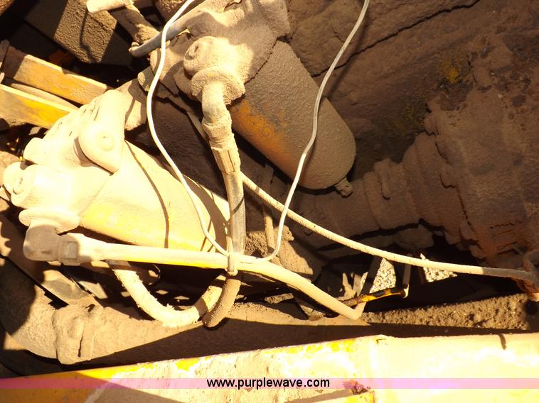 image for item I9211 1971 John Deere 860 elevating scraper