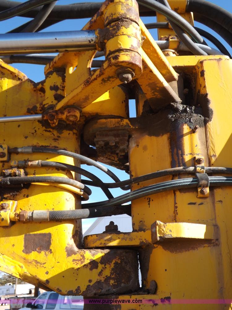 image for item I9211 1971 John Deere 860 elevating scraper