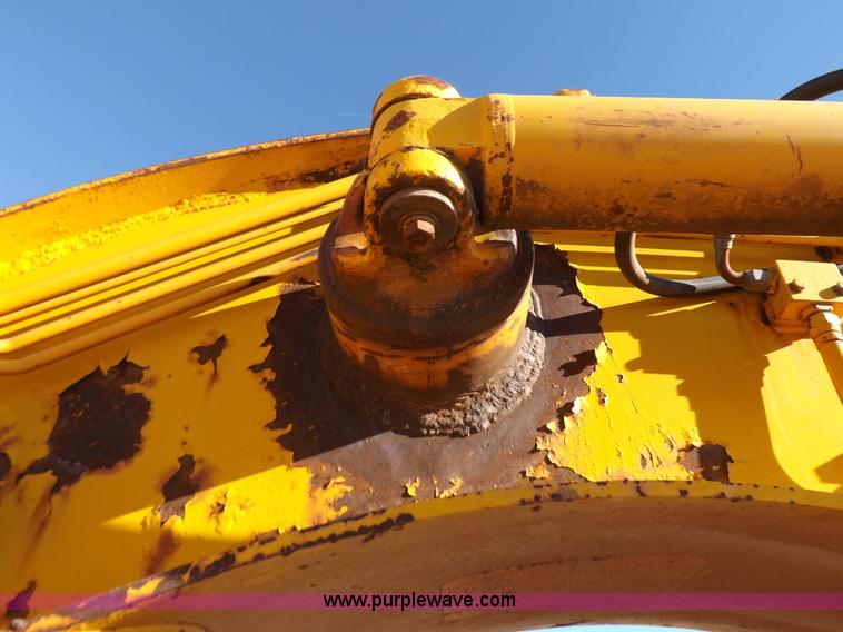 image for item I9211 1971 John Deere 860 elevating scraper