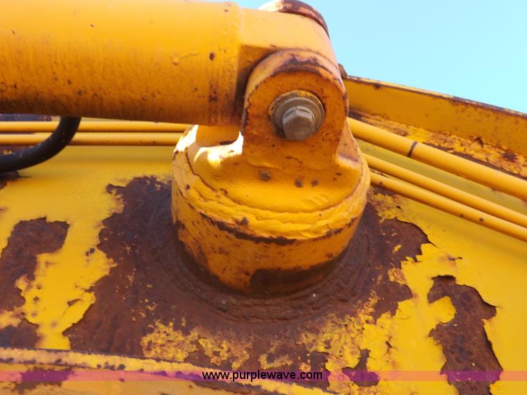 image for item I9211 1971 John Deere 860 elevating scraper