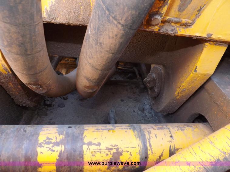 image for item I9211 1971 John Deere 860 elevating scraper