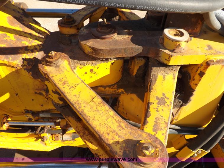 image for item I9211 1971 John Deere 860 elevating scraper