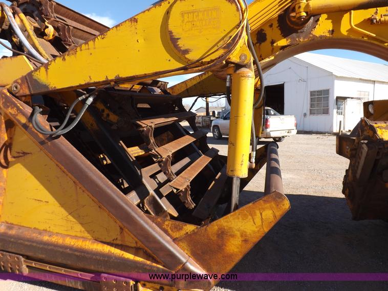 image for item I9211 1971 John Deere 860 elevating scraper