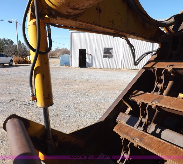 image for item I9211 1971 John Deere 860 elevating scraper