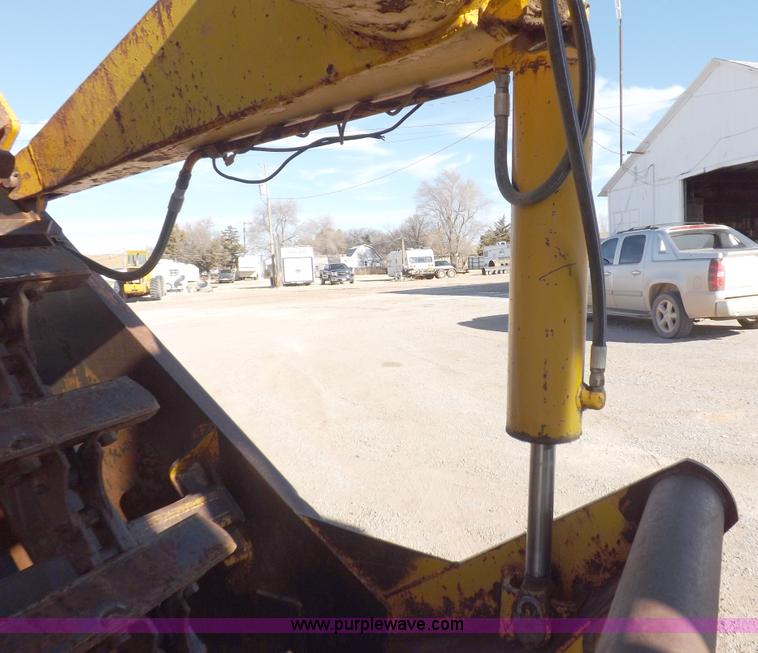 image for item I9211 1971 John Deere 860 elevating scraper