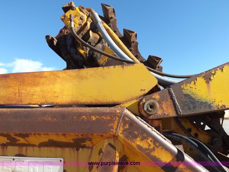 image for item I9211 1971 John Deere 860 elevating scraper