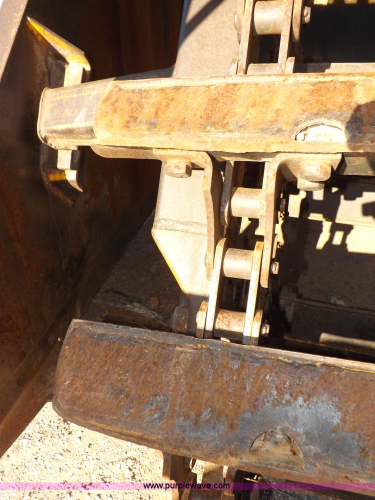 image for item I9211 1971 John Deere 860 elevating scraper