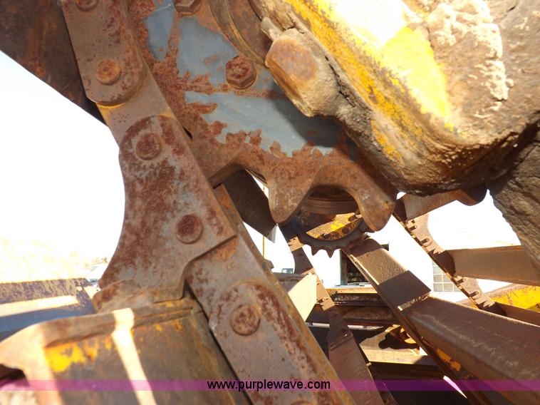 image for item I9211 1971 John Deere 860 elevating scraper