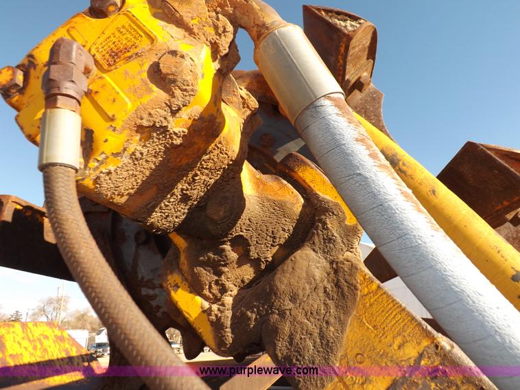 image for item I9211 1971 John Deere 860 elevating scraper