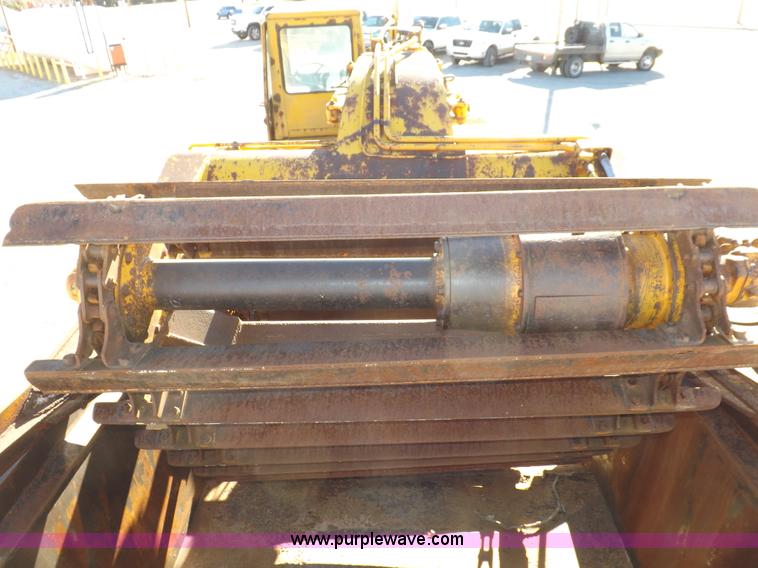 image for item I9211 1971 John Deere 860 elevating scraper