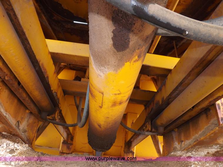 image for item I9211 1971 John Deere 860 elevating scraper