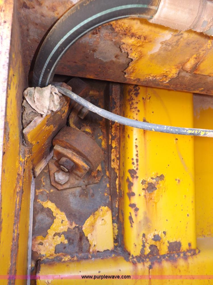 image for item I9211 1971 John Deere 860 elevating scraper