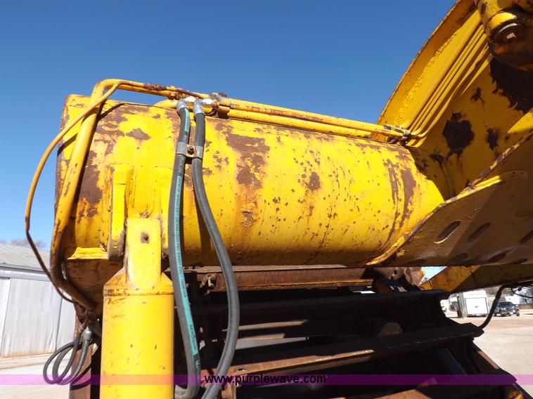 image for item I9211 1971 John Deere 860 elevating scraper