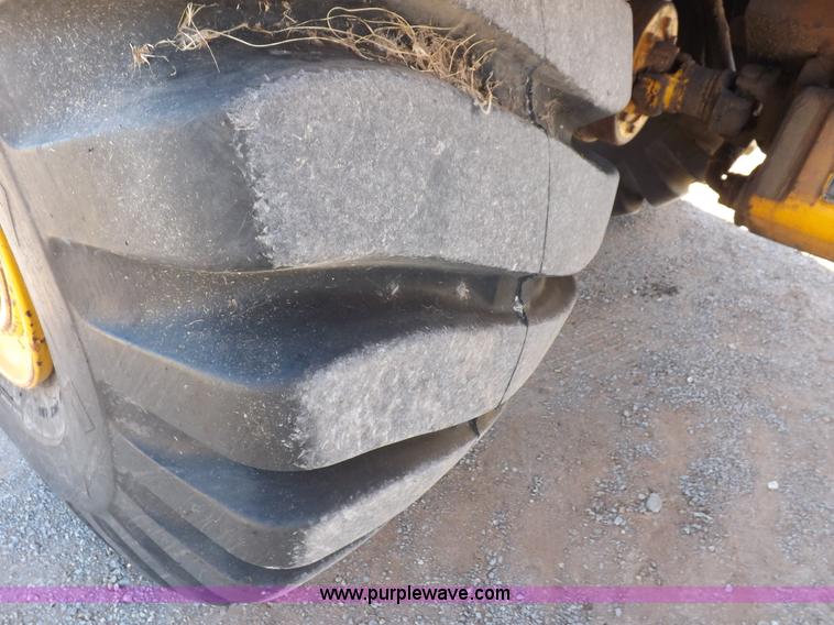 image for item I9211 1971 John Deere 860 elevating scraper