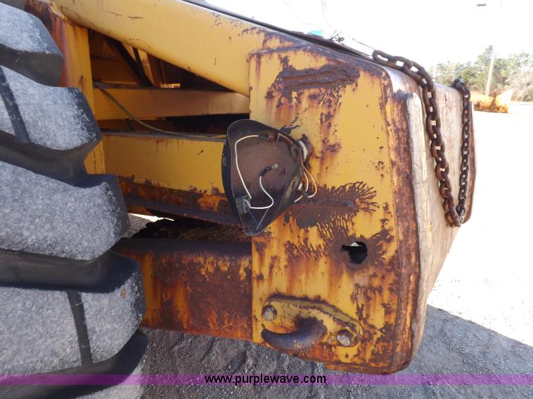 image for item I9211 1971 John Deere 860 elevating scraper