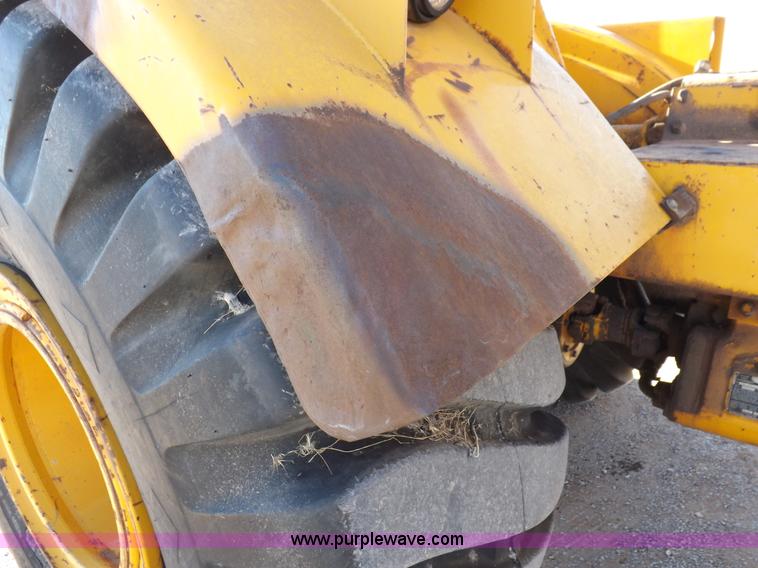 image for item I9211 1971 John Deere 860 elevating scraper