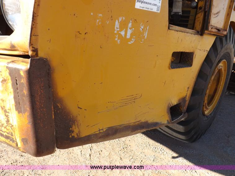 image for item I9211 1971 John Deere 860 elevating scraper