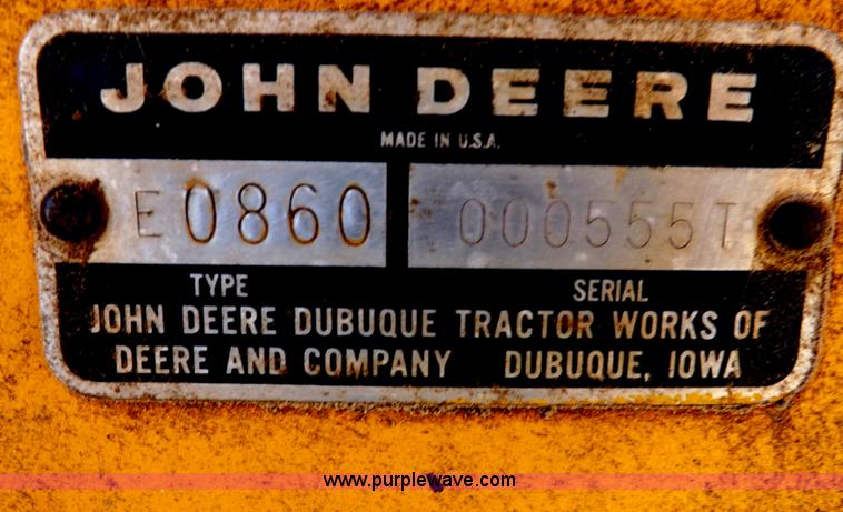 image for item I9211 1971 John Deere 860 elevating scraper