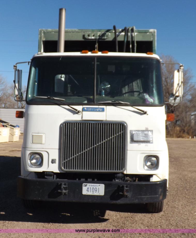 image for item I9217 1992 Volvo WX64 trash truck