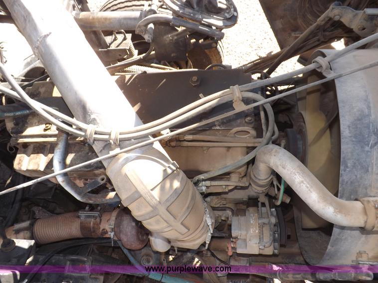 image for item I9217 1992 Volvo WX64 trash truck