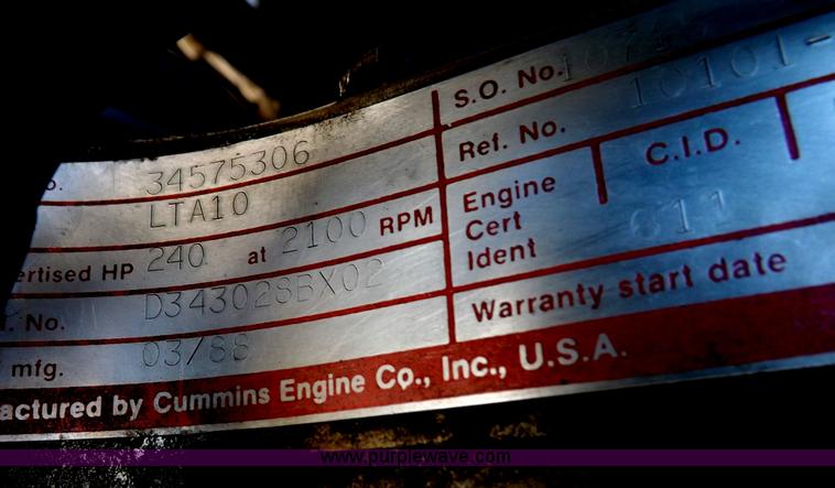 image for item I9217 1992 Volvo WX64 trash truck