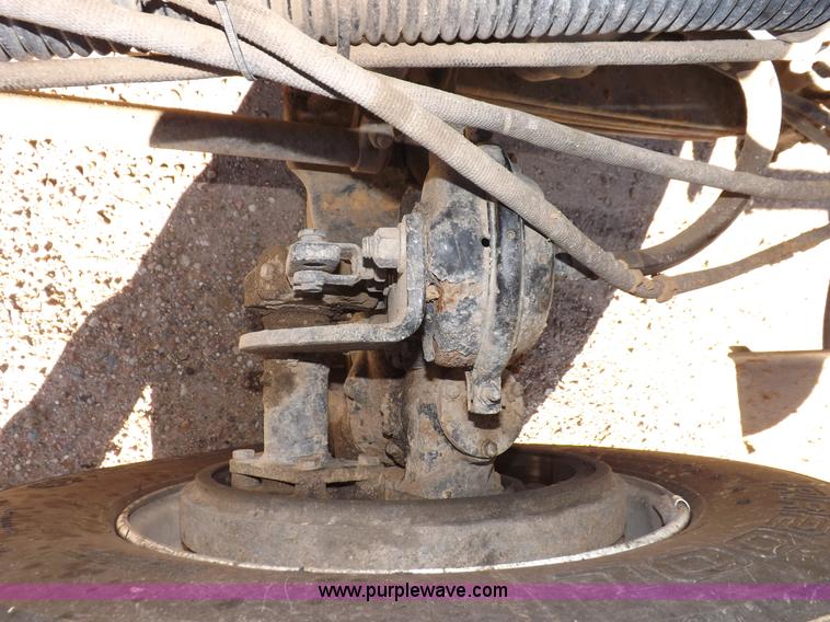 image for item I9217 1992 Volvo WX64 trash truck