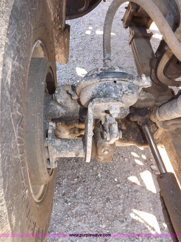 image for item I9217 1992 Volvo WX64 trash truck