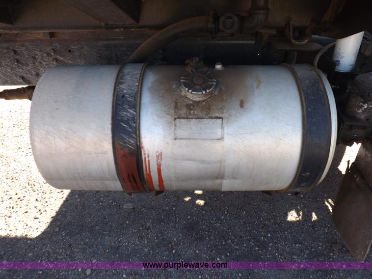 image for item I9217 1992 Volvo WX64 trash truck