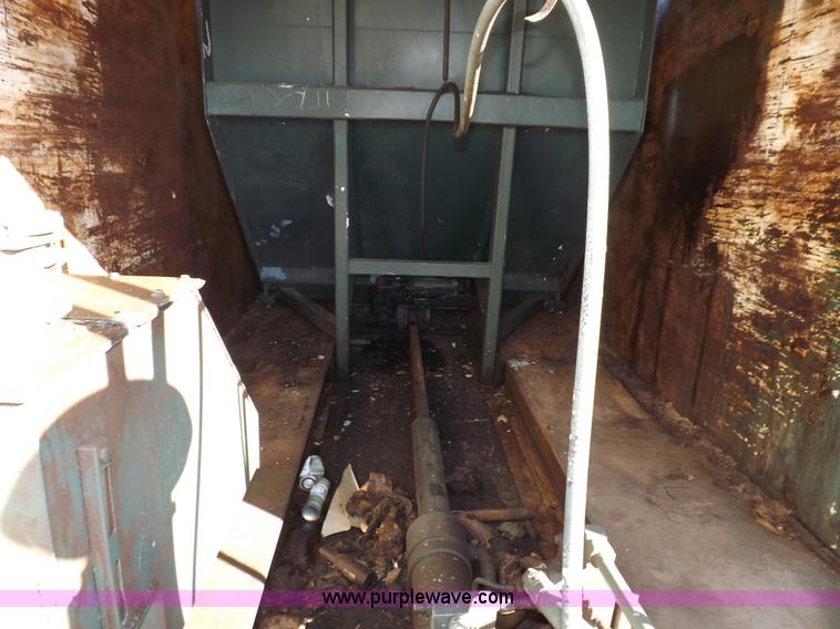 image for item I9217 1992 Volvo WX64 trash truck