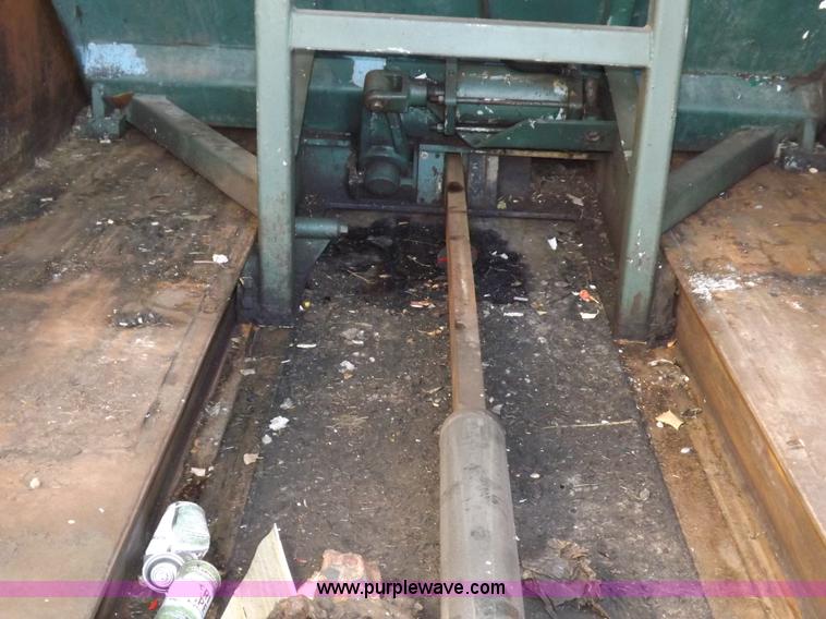 image for item I9217 1992 Volvo WX64 trash truck