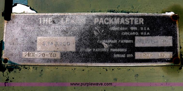 image for item I9217 1992 Volvo WX64 trash truck