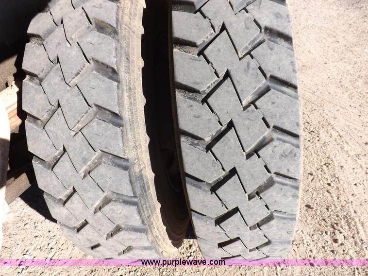 image for item I9217 1992 Volvo WX64 trash truck