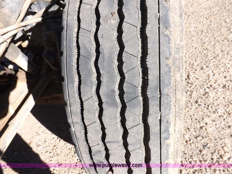 image for item I9217 1992 Volvo WX64 trash truck