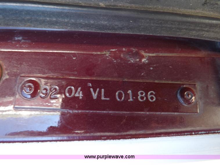 image for item I9217 1992 Volvo WX64 trash truck