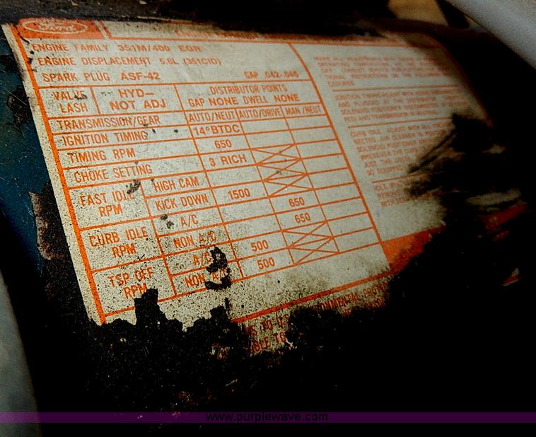 image for item I9436 1978 Ford F250 Custom flatbed truck