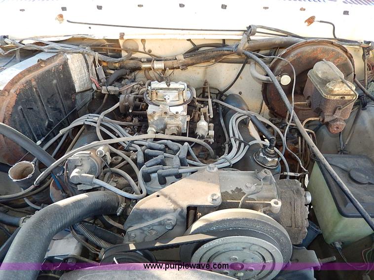 image for item I9436 1978 Ford F250 Custom flatbed truck