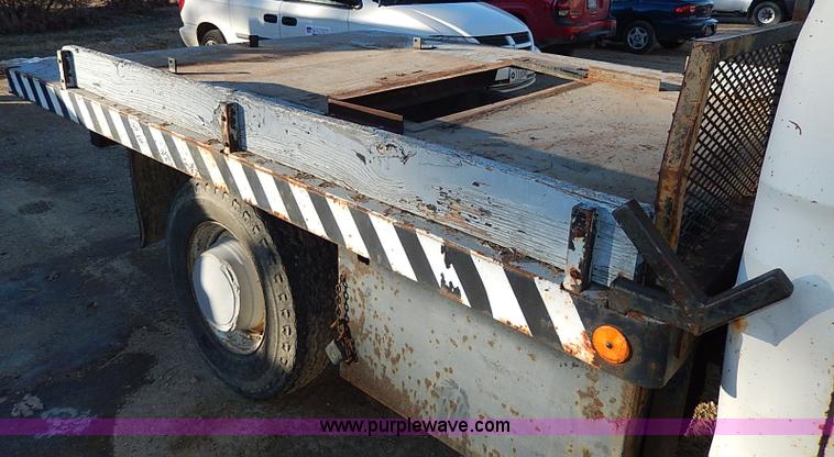 image for item I9436 1978 Ford F250 Custom flatbed truck