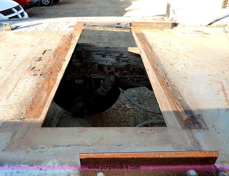 image for item I9436 1978 Ford F250 Custom flatbed truck