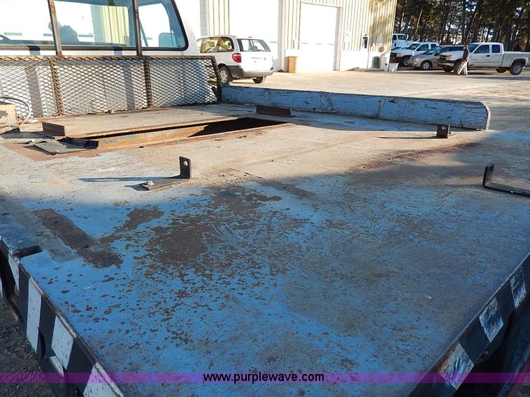 image for item I9436 1978 Ford F250 Custom flatbed truck