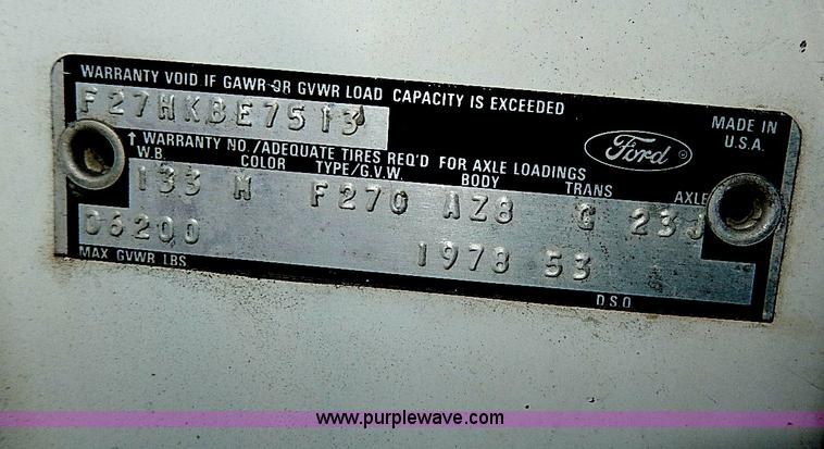 image for item I9436 1978 Ford F250 Custom flatbed truck